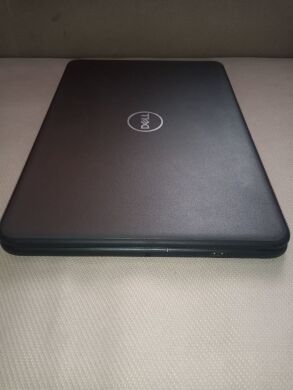 Ультрабук Б-клас Dell latitude 3310 / 13.3" (1366x768) TN / Intel Core i3-8145U (2 (4) ядра по 2.1 - 3.9 GHz) / 8 GB DDR4 / 120 GB SSD / Intel UHD Graphics 620 / WebCam 