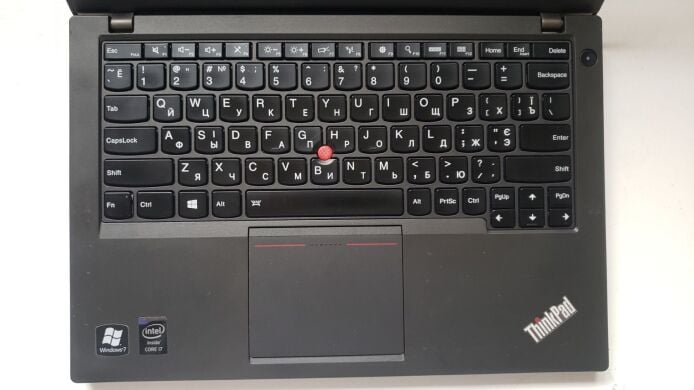 Нетбук Lenovo ThinkPad X240 / 12.5" (1366x768) TN / Intel Core i7-4600U (2 (4) ядра по 2.1 - 3.3 GHz) / 8 GB DDR3 / 500 GB SSD / Intel HD Graphics 4400 / WebCam / Два АКБ