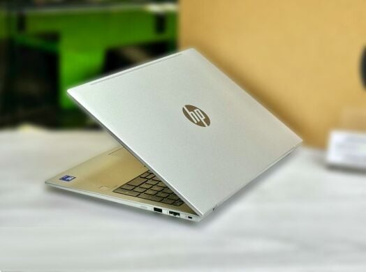 Новый ультрабук HP ProBook 460 G11 / 16" (1920x1200) IPS / Intel Core Ultra 7 155U (12 (14) ядер по 1.2 - 4.8 GHz) / 16 GB DDR5 / 512 GB SSD M.2 / Intel Graphics / WebCam / Win 11 Pro