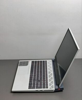 Ігровий ноутбук Dell G15 5515 / 15.6" (1920x1080) IPS / AMD Ryzen 5 5600H (6 (12) ядер по 3.3 - 4.2 GHz) / 16 GB DDR4 / 512 GB SSD / nVidia GeForce RTX 3050 Ti, 4 GB GDDR6, 128-bit / WebCam