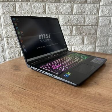 Ігровий ноутбук MSI Crosshair 16 A13VGK / 16" (1920x1080) IPS / Intel Core i7-13620H (10 (16) ядер по 3.6 - 4.9 GHz) / 16 GB DDR4 / 1000 GB SSD / nVidia GeForce RTX 4070, 8 GB GDDR6, 128-bit / WebCam