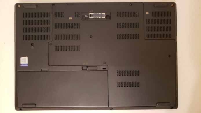 Мобільна робоча станція Lenovo ThinkPad P51 / 15.6" (1920x1080) IPS / Intel Core i7-6820HQ (4 (8) ядра по 2.7 - 3.6 GHz) / 16 GB DDR4 / 512 GB SSD / nVidia Quadro M1200, 4 GB GDDR5, 128-bit / WebCam Мобільна робоча станція Lenovo ThinkPad P51 / 15.6" (1920x1080) IPS / Intel Core i7-6820HQ (4 (8) ядра по 2.7 - 3.6 GHz) / 16 GB DDR4 / 512 GB SSD / nVidia Quadro M1200, 4 GB GDDR5, 128-bit / WebCam