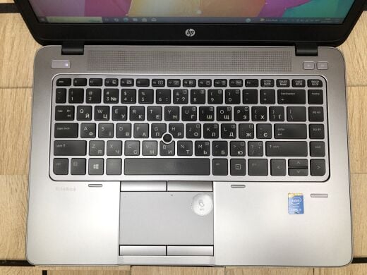 Ноутбук Б-класс HP EliteBook 840 G2 / 14" (1600x900) TN / Intel Core i5-5300U (2 (4) ядра по 2.3 - 2.9 GHz) / 8 GB DDR3 / 250 GB SSD / Intel HD Graphics 5500 / WebCam