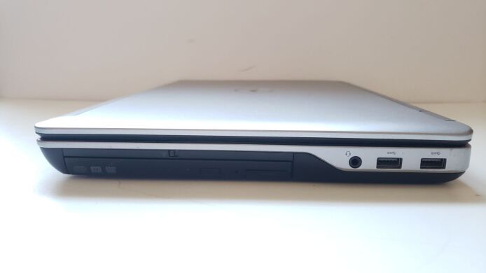 Ігровий ноутбук Dell Latitude E6540 / 15.6" (1366x768) TN / Intel Core i7-4810MQ (4 (8) ядра по 2.8 - 3.8 GHz) / 16 GB DDR3 / 256 GB SSD + 500 GB HDD / AMD Radeon HD 8790M, 2 GB GDDR5, 128-bit / WebCam