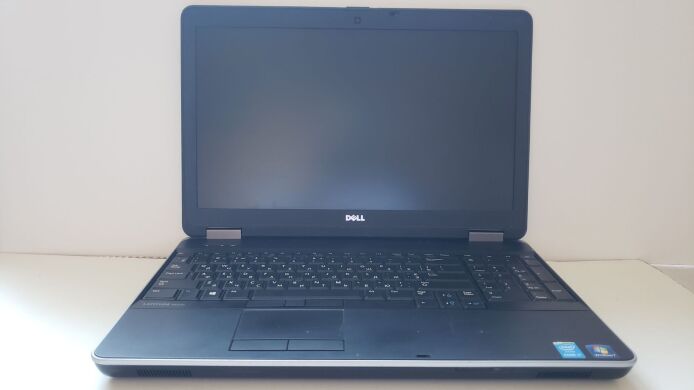 Ігровий ноутбук Dell Latitude E6540 / 15.6" (1366x768) TN / Intel Core i7-4810MQ (4 (8) ядра по 2.8 - 3.8 GHz) / 16 GB DDR3 / 256 GB SSD + 500 GB HDD / AMD Radeon HD 8790M, 2 GB GDDR5, 128-bit / WebCam