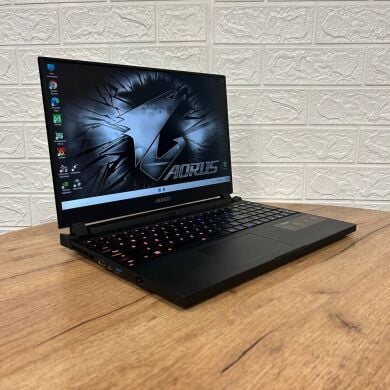 Игровой ноутбук Gigabyte Aorus 15P XD / 15.6" (1920x1080) IPS / Intel Core i7-11800H (8 (16) ядер по 2.3 - 4.6 GHz) / 16 GB DDR4 / 1000 GB SSD / nVidia GeForce RTX 3070, 8 GB GDDR6, 256-bit / WebCam