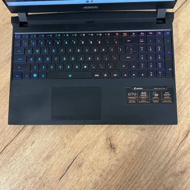 Игровой ноутбук Gigabyte Aorus 15P XD / 15.6" (1920x1080) IPS / Intel Core i7-11800H (8 (16) ядер по 2.3 - 4.6 GHz) / 16 GB DDR4 / 1000 GB SSD / nVidia GeForce RTX 3070, 8 GB GDDR6, 256-bit / WebCam