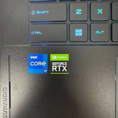 Игровой ноутбук Б-класс MSI Creator 15 A11UH / 15.6" (1920x1080) IPS / Intel Core i7-11800H (8 (16) ядер по 1.9 - 4.6 GHz) / 16 GB DDR4 / 512 GB SSD / nVidia GeForce RTX 3080, 8 GB GDDR6, 256-bit / WebCam