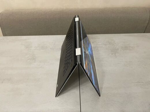 Ігровий ультрабук-трансформер Dell XPS 15 9575 / 15.6" (1920x1080) IPS Touch / Intel Core i7-8705G (4 (8) ядра по 3.1 - 4.1 GHz) / 16 GB DDR4 / 512 GB SSD M.2 / AMD Radeon RX Vega M GL, 4 GB HBM2, 256-bit / WebCam