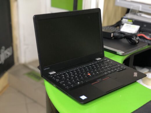Lenovo ThinkPad S2 / 13.3" (1366x768) / Intel Core i3-6100U (2(4)ядра по 2.30GHz) / 4 GB DDR4 / 128 GB SSD
