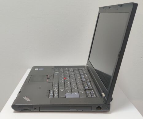 Ноутбук Lenovo ThinkPad T520 / 15.6" (1600х900) TN LED / Intel Core i5-2540M (2 (4) ядра по 2.6 - 3.3 GHz) / 8 GB DDR3 / 500 GB HDD / nVidia NVS 4200M, 1 GB DDR3, 64-bit / WebCam / DP / Com Port (IEEE 1394)