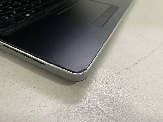 Мобільна робоча станція Б-клас Dell Precision 7510 / 15.6" (1920x1080) IPS / Intel Core i7-6820HQ (4 (8) ядра по 2.7 - 3.6 GHz) / 16 GB DDR4 / 256 GB SSD / nVidia Quadro M2000M, 4 GB GDDR5, 128-bit / WebCam Мобільна робоча станція Б-клас Dell Precision 7510 / 15.6" (1920x1080) IPS / Intel Core i7-6820HQ (4 (8) ядра по 2.7 - 3.6 GHz) / 16 GB DDR4 / 256 GB SSD / nVidia Quadro M2000M, 4 GB GDDR5, 128-bit / WebCam