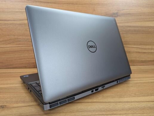 Мобільна робоча станція Б-клас Dell Precision 7560 / 15.6" (3840x2160) IPS / Intel Xeon W-11855M (6 (12) ядер по 3.2 - 4.9 GHz) / 32 GB DDR4 / 256 GB SSD / nVidia RTX A4000, 8 GB GDDR6, 256-bit / WebCam / Windows 11