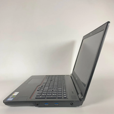 Мобильная рабочая станция Б-класс Fujitsu Celsius H780 / 15.6" (1920x1080) IPS / Intel Core i7-8750H (6 (12) ядер по 2.2 - 4.1 GHz) / 16 GB DDR4 / 512 GB SSD / nVidia Quadro P600, 4 GB GDDR5, 128-bit / USB Type-C / WebCam / HDMI Мобильная рабочая станция Б-класс Fujitsu Celsius H780 / 15.6" (1920x1080) IPS / Intel Core i7-8750H (6 (12) ядер по 2.2 - 4.1 GHz) / 16 GB DDR4 / 512 GB SSD / nVidia Quadro P600, 4 GB GDDR5, 128-bit / USB Type-C / WebCam / HDMI