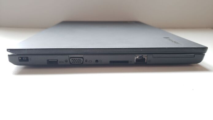 Мобильная рабочая станция Lenovo ThinkPad W550s / 15.6" (1920x1080) TN / Intel Core i7-5500U (2 (4) ядра по 2.4 - 3.0 GHz) / 8 GB DDR3 / 32 GB SSD + 500 GB SSD / nVidia Quadro K620M, 2 GB DDR3, 64-bit / WebCam