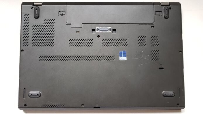 Мобильная рабочая станция Lenovo ThinkPad W550s / 15.6" (1920x1080) TN / Intel Core i7-5500U (2 (4) ядра по 2.4 - 3.0 GHz) / 8 GB DDR3 / 32 GB SSD + 500 GB SSD / nVidia Quadro K620M, 2 GB DDR3, 64-bit / WebCam