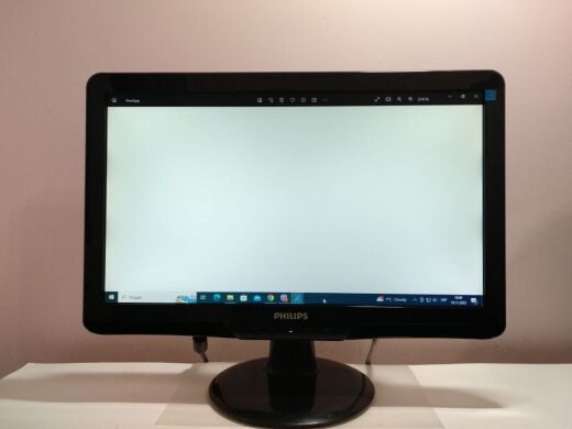 Монітор Philips 192E2 / 18.5" (1366x768) TN / VGA, DVI / VESA 100x100