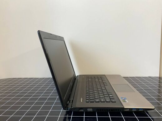 Ноутбук Б-класс Asus K75VM / 17.3" (1600x900) TN / Intel Core i7-3610QM (4 (8) ядра по 2.3 - 3.3 GHz) / 8 GB DDR3 / 240 GB SSD / nVidia GeForce GT 630M, 2 GB DDR3, 64-bit / WebCam / DVD-RW / HDMI