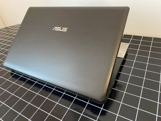 Ноутбук Б-класс Asus K75VM / 17.3" (1600x900) TN / Intel Core i7-3610QM (4 (8) ядра по 2.3 - 3.3 GHz) / 8 GB DDR3 / 240 GB SSD / nVidia GeForce GT 630M, 2 GB DDR3, 64-bit / WebCam / DVD-RW / HDMI