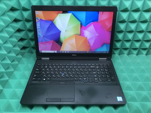Ноутбук Dell Latitude E5570 / 15.6" (1366x768) TN / Intel Core i5-6440HQ (4 ядра по 2.6 - 3.5 GHz) / 16 GB DDR4 / 256 GB SSD / AMD Radeon R7 M370, 2 GB GDDR5, 128-bit / HDMI / Windows 10 ліцензія