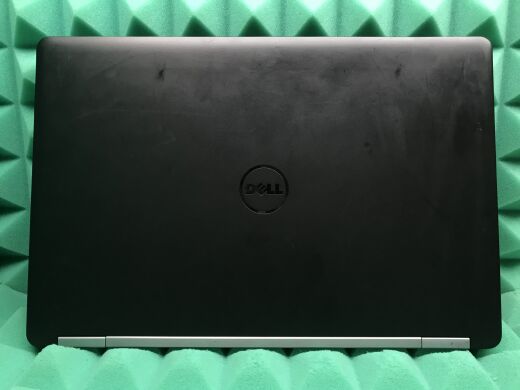 Ноутбук Dell Latitude E5570 / 15.6" (1366x768) TN / Intel Core i5-6440HQ (4 ядра по 2.6 - 3.5 GHz) / 16 GB DDR4 / 256 GB SSD / AMD Radeon R7 M370, 2 GB GDDR5, 128-bit / HDMI / Windows 10 ліцензія