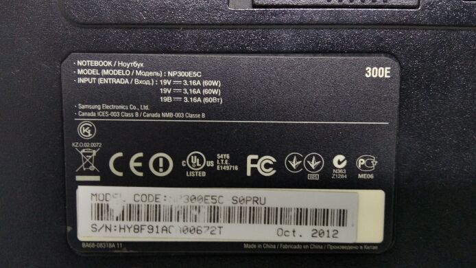 Ноутбук Samsung NP300E5C / 15.6" (1366x768) TN / Intel Core i3-2328M (2 (4) ядра по 2.2 GHz) / 8 GB DDR3 / 500 GB HDD / nVidia GeForce GT 620M, 1 GB DDR3, 64-bit / WebCam