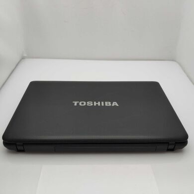 Ноутбук Toshiba Satellite C655-S5235 / 15.6" (1366x768) TN / Intel Pentium B940 (2 ядра по 2.0 GHz) / 4 GB DDR3 / 320 GB HDD / WebCam / DVD-ROM