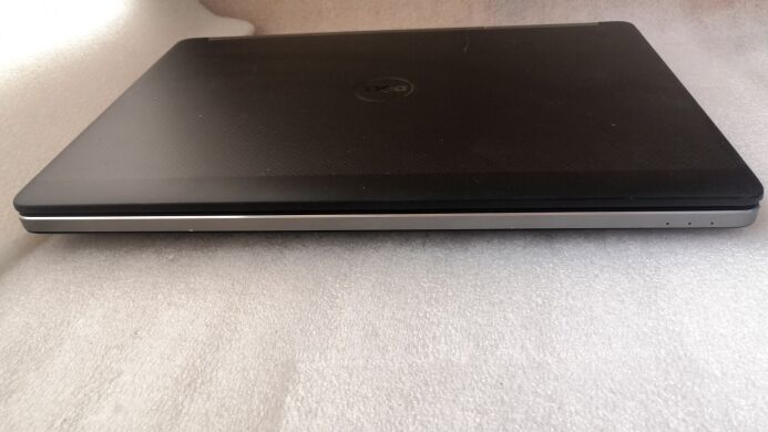 Рабочая станция Dell Precision 7520 / 15.6" (1920x1080) TN / Intel Core i7-6820HQ (4 (8) ядра по 2.7 - 3.6 GHz) / 8 GB DDR4 / 256 GB SSD / nVidia Quadro M2200 Mobile, 4 GB GDDR5, 128-bit / WebCam / HDMI Рабочая станция Dell Precision 7520 / 15.6" (1920x1080) TN / Intel Core i7-6820HQ (4 (8) ядра по 2.7 - 3.6 GHz) / 8 GB DDR4 / 256 GB SSD / nVidia Quadro M2200 Mobile, 4 GB GDDR5, 128-bit / WebCam / HDMI