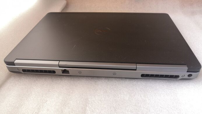 Рабочая станция Dell Precision 7520 / 15.6" (1920x1080) TN / Intel Core i7-6820HQ (4 (8) ядра по 2.7 - 3.6 GHz) / 8 GB DDR4 / 256 GB SSD / nVidia Quadro M2200 Mobile, 4 GB GDDR5, 128-bit / WebCam / HDMI Рабочая станция Dell Precision 7520 / 15.6" (1920x1080) TN / Intel Core i7-6820HQ (4 (8) ядра по 2.7 - 3.6 GHz) / 8 GB DDR4 / 256 GB SSD / nVidia Quadro M2200 Mobile, 4 GB GDDR5, 128-bit / WebCam / HDMI