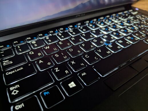 Ультрабук Dell Latitude 7480 / 14" (1366x768) TN / Intel Core i5-7300U (2 (4) ядра по 2.6 - 3.5 GHz) / 16 GB DDR4 / 256 GB SSD / Intel HD Graphics 620 / WebCam / Windows 10 Ультрабук Dell Latitude 7480 / 14" (1366x768) TN / Intel Core i5-7300U (2 (4) ядра по 2.6 - 3.5 GHz) / 16 GB DDR4 / 256 GB SSD / Intel HD Graphics 620 / WebCam / Windows 10