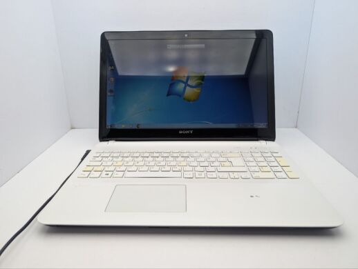 Ноутбук Sony Vaio SVF152 / 15.6" (1366x768) TN / Intel Pentium 2117U (2 ядра по 1.8 GHz) / 8 GB DDR3 / 1000 GB HDD / Intel HD Graphics 2500 / WebCam / DVD-ROM