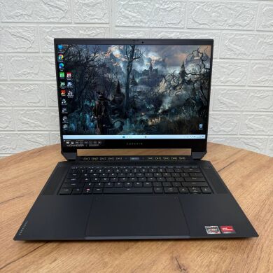 Игровой ноутбук Corsair Voyager A1600 / 16" (2560x1600) IPS / AMD Ryzen 9 6900HS (8 (16) ядер по 3.3 - 4.9 GHz) / 16 GB DDR5 / 2000 GB SSD / AMD Radeon RX 6800M, 12 GB GDDR6, 192-bit / WebCam