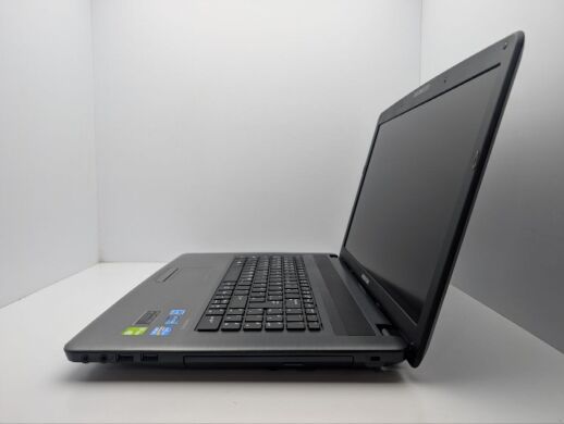 Ноутбук Medion Akoya P7818 / 17.3" (1600x900) TN / Intel Core i3-3110M (2 (4) ядра по 2.4 GHz) / 8 GB DDR3 / 750 GB HDD / nVidia GeForce GT 730M, 2 GB GDDR3, 128-bit / WebCam / DVD-ROM