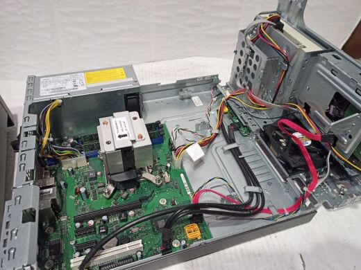 ПК Fujitsu Esprimo E500 E85+ SFF / Intel Core i5-2400 (4 ядра по 3.1 - 3.4 GHz) / 8 GB DDR3 / 500 GB HDD / Intel HD Graphics 2000 / DVD-ROM + USB-флешка 64 GB