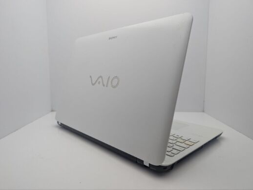 Ноутбук Sony Vaio SVF152 / 15.6" (1366x768) TN / Intel Pentium 2117U (2 ядра по 1.8 GHz) / 8 GB DDR3 / 1000 GB HDD / Intel HD Graphics 2500 / WebCam / DVD-ROM