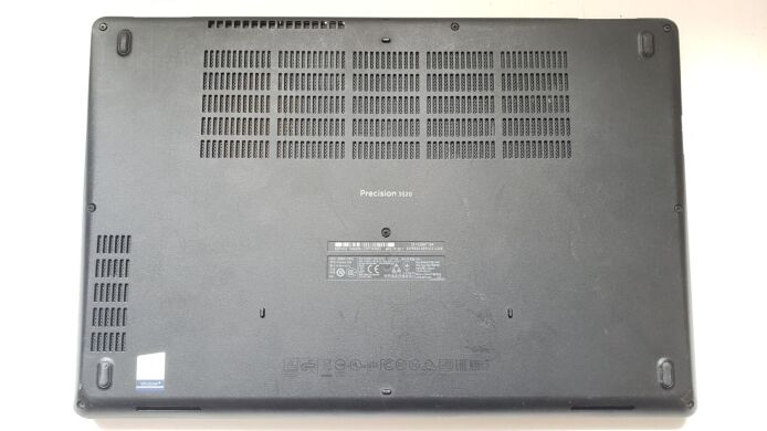 Мобильная рабочая станция Б-класс Dell Precision 3520 / 15.6" (1920x1080) IPS / Intel Xeon E3-1505M v6 (4 (8) ядра по 3.0 - 4.0 GHz) / 16 GB DDR4 / 512 GB SSD M.2 / nVidia Quadro M620, 2 GB GDDR5, 128-bit / WebCam