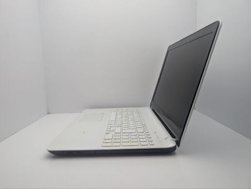 Ноутбук Sony Vaio SVF152 / 15.6" (1366x768) TN / Intel Pentium 2117U (2 ядра по 1.8 GHz) / 8 GB DDR3 / 1000 GB HDD / Intel HD Graphics 2500 / WebCam / DVD-ROM