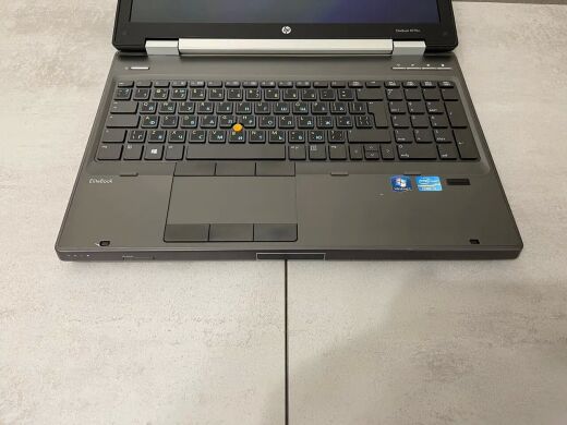 Мобільна робоча станція HP EliteBook 8570w / 15.6" (1920x1080) TN / Intel Core i7-3720QM (4 (8) ядра по 2.6 - 3.6 GHz) / 16 GB DDR3 / 256 GB SSD / nVidia Quadro K1000M, 2 GB DDR3, 128-bit / DisplayPort
