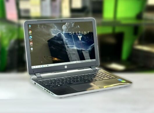 Ноутбук HP Pavilion 15-p258nl / 15.6" (1366x768) TN / Intel Core i7-5500U (2 (4) ядра по 2.4 - 3.0 GHz) / 16 GB DDR3 / 1000 GB SSD / nVidia GeForce 840M, 4 GB DDR3, 64-bit / WebCam / DVD-RW / Win 10 Home