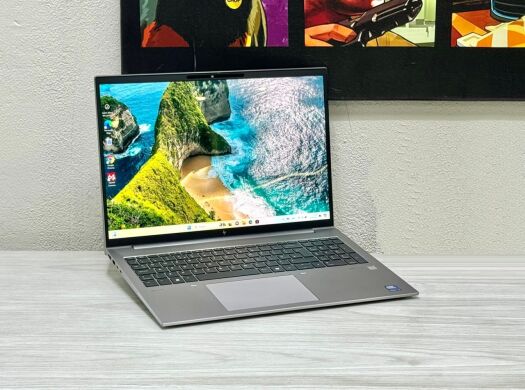Мобильная рабочая станция HP ZBook Firefly 16 G11 / 16" (2880x1800) OLED / Intel Core Ultra 7 155H (16 (22) ядер по 1.4 - 4.8 GHz) / 64 GB DDR5 / 1000 GB SSD / nVidia RTX A500, 4 GB GDDR6, 64-bit / WebCam / Win 11 Pro