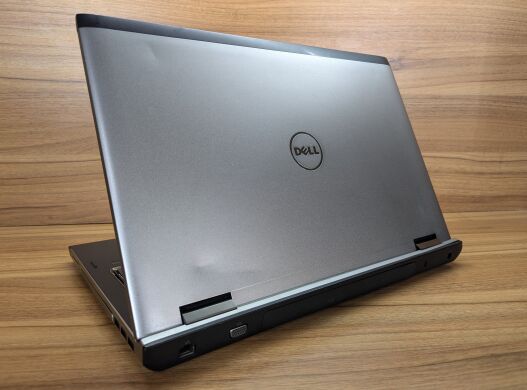 Ноутбук Б-класс Dell Vostro 3750 / 17.3" (1600x900) TN / Intel Core i7-2630QM (4 (8) ядра по 2.0 - 2.9 GHz) / 8 GB DDR3 / 240 GB SSD / nVidia GeForce GT 525M, 1 GB DDR3, 128-bit / WebCam / Fingerprint / Windows 10