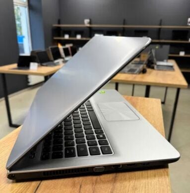 Ноутбук ExOne TWS / 15.6" (1366x768) TN / Intel Core i3-4100M (2 (4) ядра по 2.5 GHz) / 8 GB DDR3 / 128 GB SSD / nVidia GeForce 840M, 2 GB DDR3, 64-bit / WebCam / Win 10 Pro