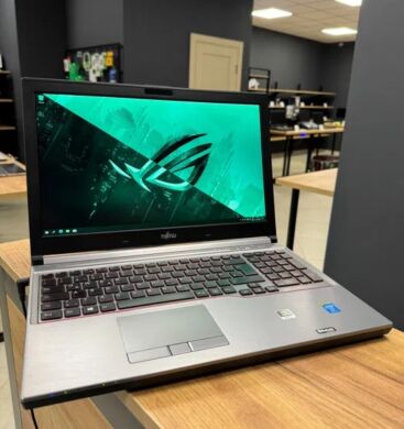 Мобільна робоча станція Б-клас Fujitsu Celsius H730 / 15.6" (1920x1080) TN / Intel Core i7-4600M (2 (4) ядра по 2.9 - 3.6 GHz) / 16 GB DDR3 / 500 GB HDD / nVidia Quadro K2100M, 2 GB GDDR5, 128-bit / WebCam / Win 10 Pro / АКБ не тримає