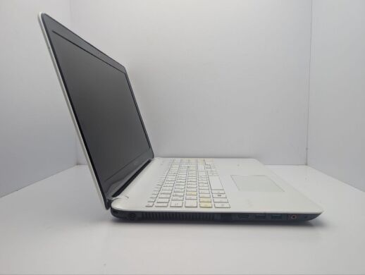 Ноутбук Sony Vaio SVF152 / 15.6" (1366x768) TN / Intel Pentium 2117U (2 ядра по 1.8 GHz) / 8 GB DDR3 / 1000 GB HDD / Intel HD Graphics 2500 / WebCam / DVD-ROM
