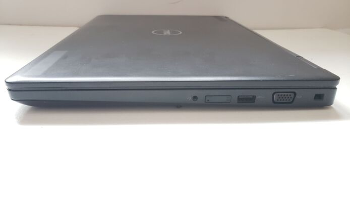 Мобильная рабочая станция Б-класс Dell Precision 3520 / 15.6" (1920x1080) IPS / Intel Xeon E3-1505M v6 (4 (8) ядра по 3.0 - 4.0 GHz) / 16 GB DDR4 / 512 GB SSD M.2 / nVidia Quadro M620, 2 GB GDDR5, 128-bit / WebCam