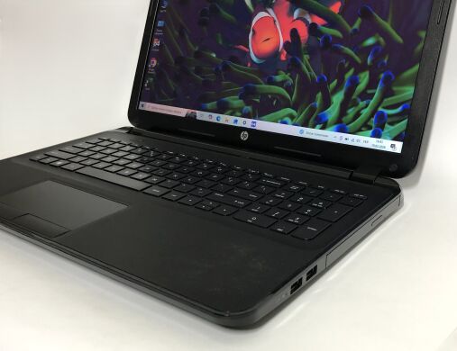 Ноутбук Б-класс HP 250 G2 / 15.6" (1366x768) TN / Intel Core i3-3110M (2 (4) ядра по 2.4 GHz) / 8 GB DDR3 / 120 GB SSD / Intel HD Graphics 4000 / DVD-ROM / WebCam / Win 10 Home
