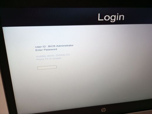 Ультрабук Б-класс HP EliteBook Folio 9470m / 14" (1366x768) TN / Intel Core i5-3437U (2 (4) ядра по 1.9 - 2.9 GHz) / 8 GB DDR3 / 500 GB HDD / Intel HD Graphics 4000 / WebCam / Win 10 / АКБ не держит