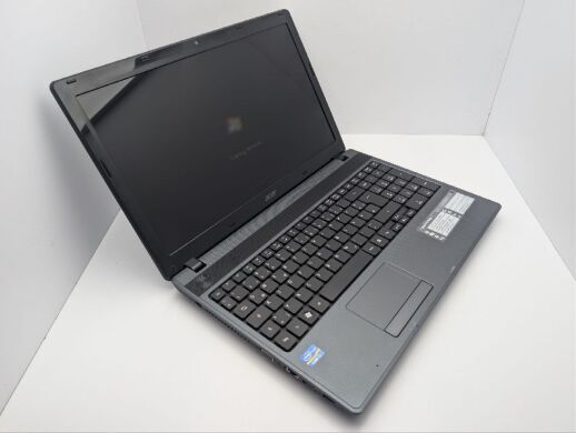 Ноутбук Acer Aspire 5749 / 15.6" (1366x768) TN / Intel Core i3-2350M (2 (4) ядра по 2.3 GHz) / 6 GB DDR3 / 320 GB HDD / Intel HD Graphics 3000 / WebCam / DVD-ROM