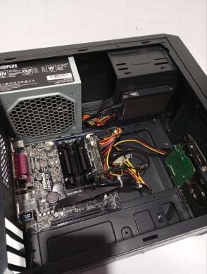 ПК 1stPlayer Cobra Tower / Intel Celeron J3355 (2 ядра по 2.0 - 2.5 GHz) / 8 GB DDR3 / 120 GB SSD + 250 GB HDD / Intel HD Graphics 500 / 400W