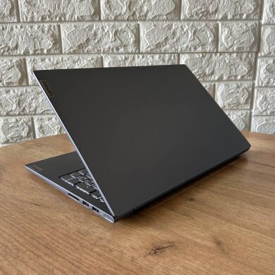 Ігровий ноутбук Б-клас Lenovo Ideapad Slim 7 15IMH05 / 15.6" (1920x1080) IPS / Intel Core i5-10300H (4 (8) ядра по 2.5 - 4.5 GHz) / 16 GB DDR4 / 256 GB SSD / nVidia GeForce GTX 1650, 4 GB GDDR6, 128-bit / WebCam Ігровий ноутбук Б-клас Lenovo Ideapad Slim 7 15IMH05 / 15.6" (1920x1080) IPS / Intel Core i5-10300H (4 (8) ядра по 2.5 - 4.5 GHz) / 16 GB DDR4 / 256 GB SSD / nVidia GeForce GTX 1650, 4 GB GDDR6, 128-bit / WebCam